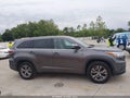 Photo 13 of 17 — 2015 Toyota Highlander