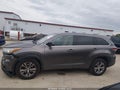 Photo 14 of 17 — 2015 Toyota Highlander