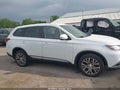 Photo 14 of 17 — 2016 Mitsubishi Outlander