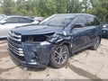 Photo 2 of 18 — 2017 Toyota Highlander