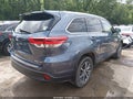 Photo 4 of 18 — 2017 Toyota Highlander