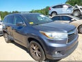 Photo 13 of 16 — 2015 Toyota Highlander