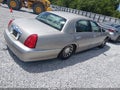 Photo 4 of 12 — 2000 Lincoln Town Car
