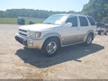 2000 Infiniti QX4 — photo 2 of 11 | VIN JNRAR07Y6YW085568