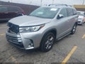 2017 Toyota Highlander — photo 2 of 17 | VIN 5TDYZRFH9HS193588