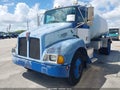 Photo 2 of 22 — 2002 Kenworth Construction