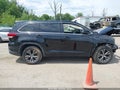 Photo 13 of 16 — 2017 Toyota Highlander