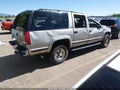 1999 Chevrolet Suburban 2500 — photo 4 of 17 | VIN 3GNGK26J0XG117529