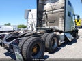 Photo 4 of 18 — 2019 Volvo VNL