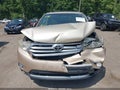 Photo 11 of 15 — 2011 Toyota Highlander