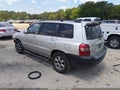 Photo 3 of 17 — 2004 Toyota Highlander
