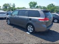Photo 3 of 16 — 2013 Toyota Sienna