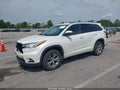 Photo 2 of 16 — 2015 Toyota Highlander