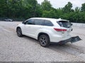 Photo 3 of 19 — 2016 Toyota Highlander