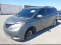 Photo 2 of 17 — 2014 Toyota Sienna