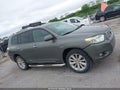 Photo 14 of 22 — 2010 Toyota Highlander Hybrid
