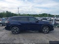 Photo 13 of 16 — 2022 Toyota Highlander