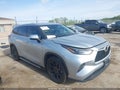 Photo 1 of 16 — 2022 Toyota Highlander