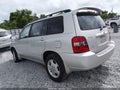 Photo 3 of 11 — 2004 Toyota Highlander