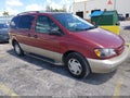 Photo 1 of 11 — 2000 Toyota Sienna
