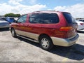 Photo 3 of 11 — 2000 Toyota Sienna