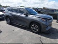Photo 1 of 17 — 2023 Toyota Highlander