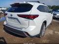 Photo 4 of 17 — 2023 Toyota Highlander Hybrid
