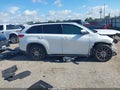 Photo 14 of 17 — 2017 Toyota Highlander