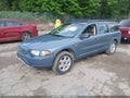 Photo 2 of 13 — 2001 Volvo V70