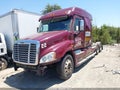 2017 Freightliner Cascadia 125 — photo 2 of 16 | VIN 3AKJGLDV3HSHY7821