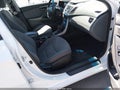 2016 Hyundai Elantra — photo 5 of 17 | VIN 5NPDH4AE9GH706764