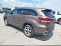Photo 3 of 17 — 2017 Toyota Highlander