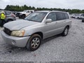 Photo 2 of 11 — 2002 Toyota Highlander