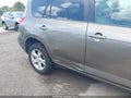 Photo 17 of 18 — 2011 Toyota RAV4