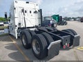 Photo 3 of 17 — 2014 Freightliner Cascadia 125