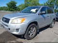 2010 Toyota RAV4 — photo 2 of 12 | VIN JTMZF4DV3AD029408