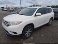 Photo 2 of 16 — 2013 Toyota Highlander