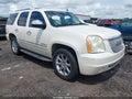 2011 GMC Yukon — photo 1 of 16 | VIN 1GKS2EEFXBR297214