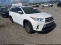 Photo 1 of 17 — 2018 Toyota Highlander