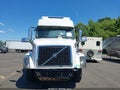 2013 Volvo VN — photo 11 of 17 | VIN 4V4NC9EH3DN140735