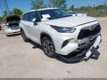 Photo 1 of 16 — 2020 Toyota Highlander