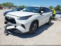 Photo 2 of 16 — 2020 Toyota Highlander