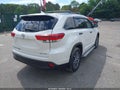 Photo 4 of 17 — 2017 Toyota Highlander