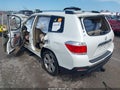 2013 Toyota Highlander — photo 3 of 15 | VIN 5TDDK3EH3DS219209