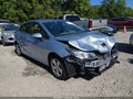 Photo 1 of 18 — 2018 Chevrolet Cruze