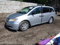 2012 Honda Odyssey — photo 2 of 16 | VIN 5FNRL5H22CB011878