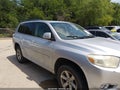 Photo 13 of 16 — 2010 Toyota Highlander