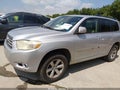 Photo 14 of 16 — 2010 Toyota Highlander