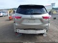 Photo 18 of 20 — 2015 Toyota Highlander