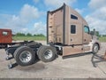 2021 Kenworth T680 — photo 14 of 16 | VIN 1XKYD49X4MJ444341